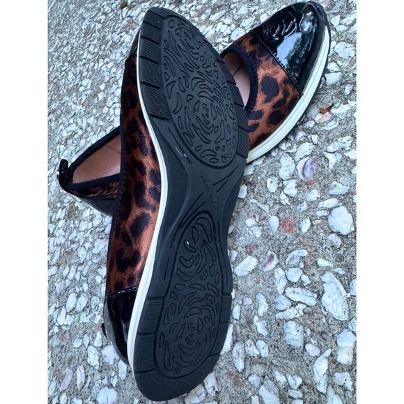 Taryn Rose Leopard Print Patent Cap Toe Ballet Flats Women’s 7B - Picture 4 of 6